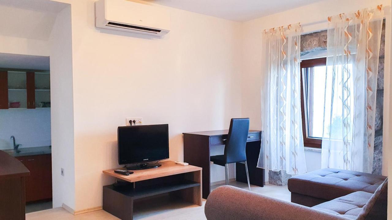 Apartment Bugenvilija Lovran Εξωτερικό φωτογραφία