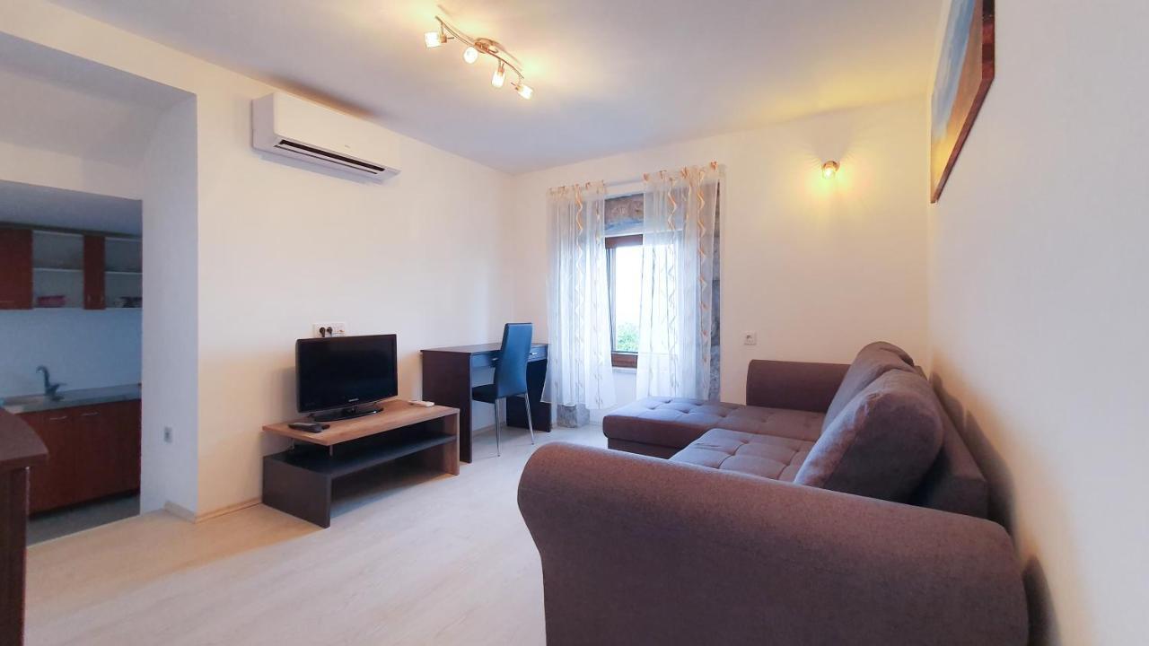 Apartment Bugenvilija Lovran Εξωτερικό φωτογραφία